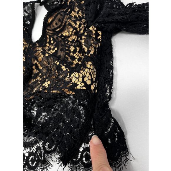 Shinestar Women's Lace V-Neck Top Size Small Pre-Owned in good condition - Picture 4 of 12